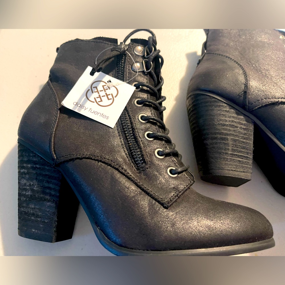 Black Daisy Fuentes boots